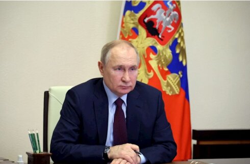 Putinə sui-qəsd iddiası, kortejindəki limuzin partladıldı — Nə baş verir?
