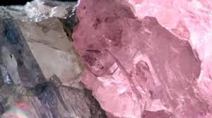 Afrikada unikal iki rəngli almaz tapıldı -