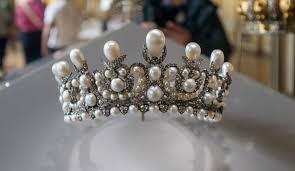 Dünyanın ən bahalı oğurluqları: Binalardan dinozavr sümüklərinə qədər