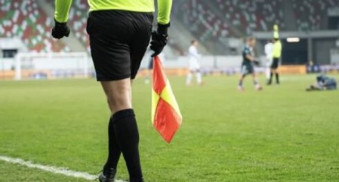 Hakimlər və futbolçular mərc oyunlarında? -