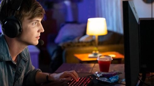 Bloqqerlərə tibbi və maliyyə mövzusunda məsləhət vermək qadağan edildi