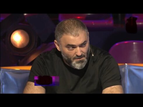 Sənət insanı sülh göyərçini deyil ki, istədiyi yerdə uçsun, qanad çalsın.