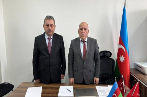 Pənah Hüseyn istefa verdi, AXP-yə yeni sədr seçildi