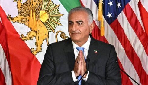 ABŞ-ln istəyilə Mehtərlikdən şahlığa dartılan Pəhləvilərin ən maymağı…