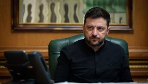 Trampın bu sülh layihəsi, özünün sədrliyi ilə SSRİ - nin o vaxtkı  " Ali Sovetini" xatırladır.