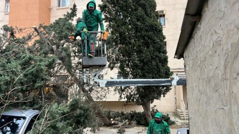 BŞİH briqadaları gücləndirilmiş iş rejimində çalışıe - qasırğanın nəticələri aradan qaldırılır  FOTO