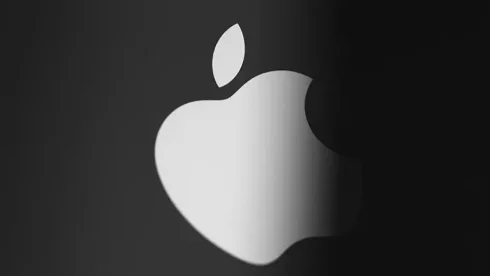 "Apple"ın ilk günlərindən qalan 500 dollarlıq çek milyonlarla dollara satıldı