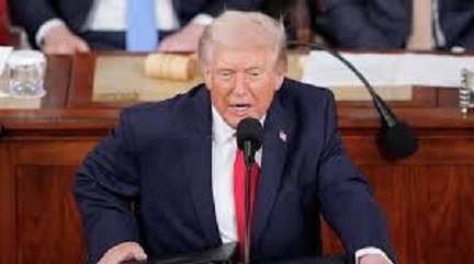 Tramp: “ABŞ İranın Xarq adasında bütün hərbi hədəfləri məhv edib”