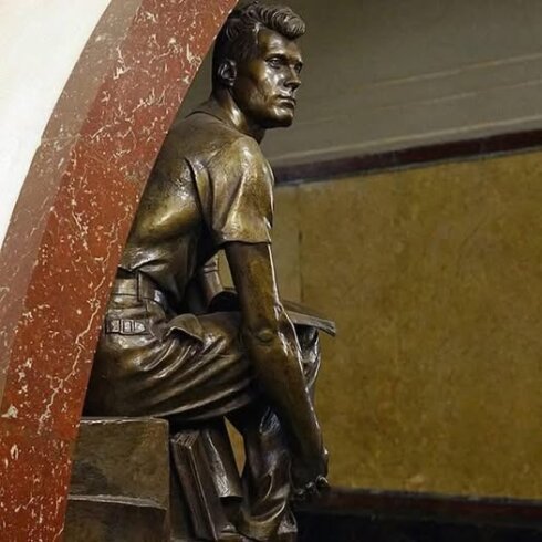 Mərhum Arkadi Qidratın qalıqlarının tapılması və medalyonun içindəkilərin oxunması üçün milyonda yalnız bir şans var idi.