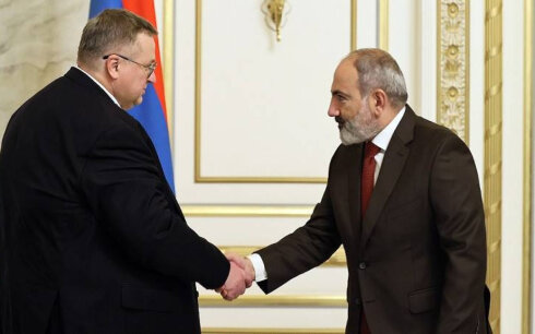 Moskva İrəvana qarşı pressinqi artırır - Overçukun dili ilə