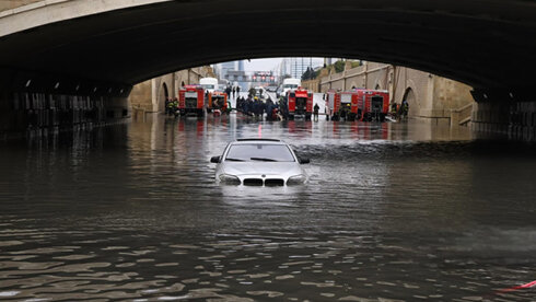 Su altında qalan maşınlar bazara çıxarıla bilər
