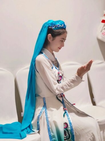 Donqsyanq və ya Donqsyanq - Çinin şimal-qərbində yaşayan monqol xalqıdır.