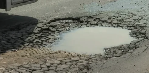 Sürücüləri cana yığan iri çuxurlar: