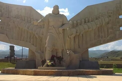 В августе 1732 года при поддержке своих военноподданных Надир-хан (будущий Надир-шах) совершил дворцовый переворот