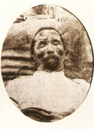 Надругательство над телом генерала Корнилова.