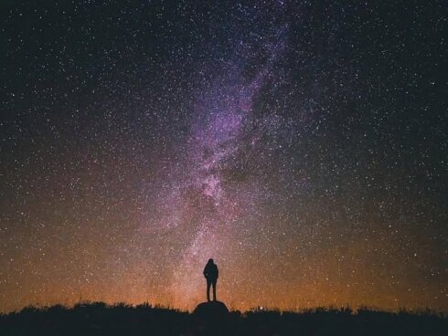 Astronomlar riyazi analiz nəticəsində Kainatımızdan əvvəl başqa bir kainatın mövcud olduğu qənaətinə gəliblər.