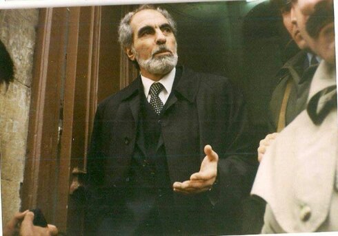 YAZIÇI ANAR ELÇİBƏY HAQQINDA