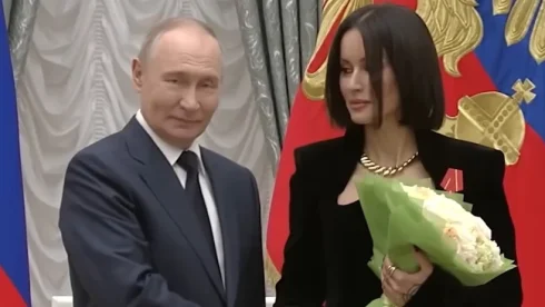 Tina Kandelakinin Putinə baxışları….  VİDEO