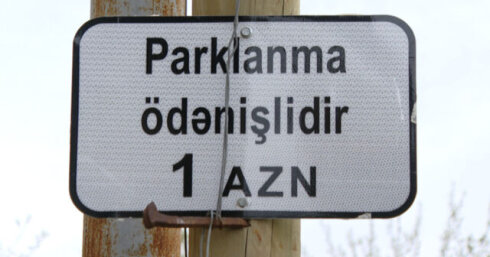 Bakıda qanunsuz parklanma yeri yaradıb sürücülərdən pul alınır – VİDEO