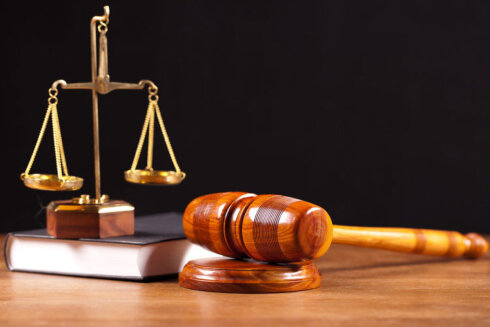  Qalmaqallı direktor necə bəraət alır? - İDDİA