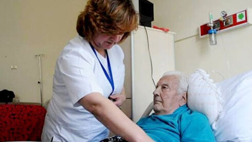 Trabzonda qeyri-qanuni əcnəbi vətəndaş problemi: Azərbaycanlı baxıcılar məsələsi aktuallaşır