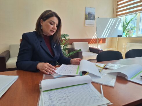 Vüsalə Əsədovanın rəhbəri olduğu 145 saylı məktəbdə nəzarətsizlik: 7 sinif şagirdi olan qız…..