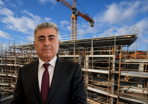 Ağalar Allahyarovun rəhbəri olduğu “SMTS” MMC-nin tikintisini aparan Şahin Mehdiyevin Qarabağda işçiləri işlədib, pulunu vermir…