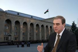 Gəncədə "Bürokratik Terror": Terror Qurbanlarını Öz Mülkündə "Kirayənişin" Edən Kimlərdir?