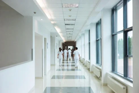 Niyə hər klinika bir qiymət deyir? — AÇIQLAMA