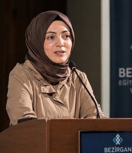 Nuray Bezirgan'ın Kanada'ya taşındığı, oğlu Abdussamed Bezirgan'ın Ateist olduğu ortaya çıktı.