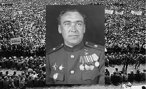 Xalqa güllə atmayan general