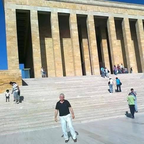 DÜNYAYI DEĞİŞTİREN BİR İNSAN ÖLÜYOR, AMA OTOPSİSİ YAPILMIYOR!!!