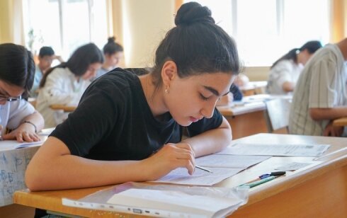 Qəbul imtahanı keçirildi