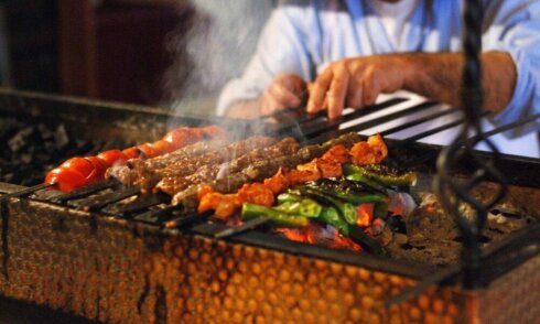 Restoranlarda yeni fənd: Kababın tikəsi azalır, qiyməti isə artır