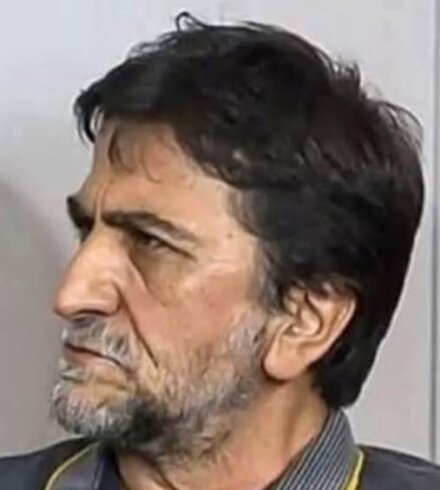 Bir tarafta Cumhuriyet için yaşayan ve yazan Nihat abi diğer yanda Sırrı…