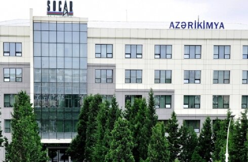 "Azərikimya" IB-nin Etilen-Polietilen zavodunda qadınları zorla ixtisara salırlar - 53 yaşlı, 20 il stajlı qadın işçinin harayı...