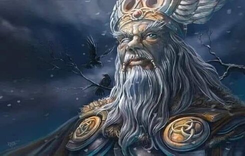 Odin, Aesir kabilesinin kralıydı, aynı zamanda savaş ve yeryüzü tanrısıydı, ayrıca gökyüzü, bilgelik, şiir ve büyü tanrısıydı.