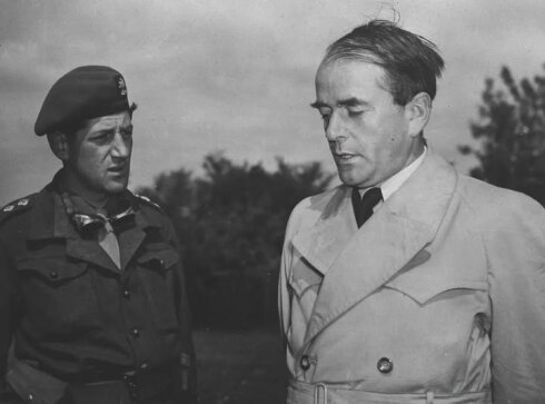 1944-cü ildə Üçüncü Reyxin Silahlanma Naziri Albert Speer istənilən hərbi imperiya üçün xoşagəlməz bir şeyi anladı