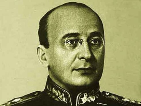 "Играющему чувствами людей, пенальти пробьют в его же ворота."