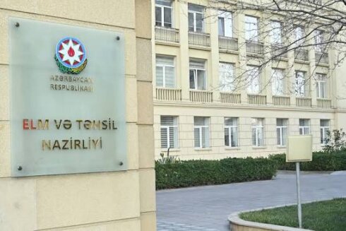 TÜRKİYƏDƏ ÇALIŞAN AZƏRBAYCANLI ASİSTAN HƏKİMLƏRİN GƏLƏCƏYİ TƏHLÜKƏDƏDİR