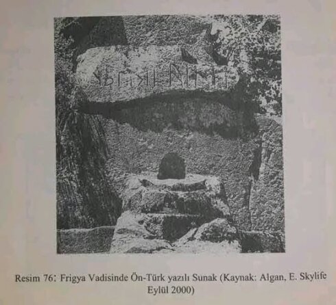 FRİGYA VADİSİ'NDEKİ ÖN-TÜRK YAZILI SUNAK